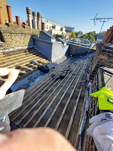 SkyCraft Roofing team working on a London terraced roof